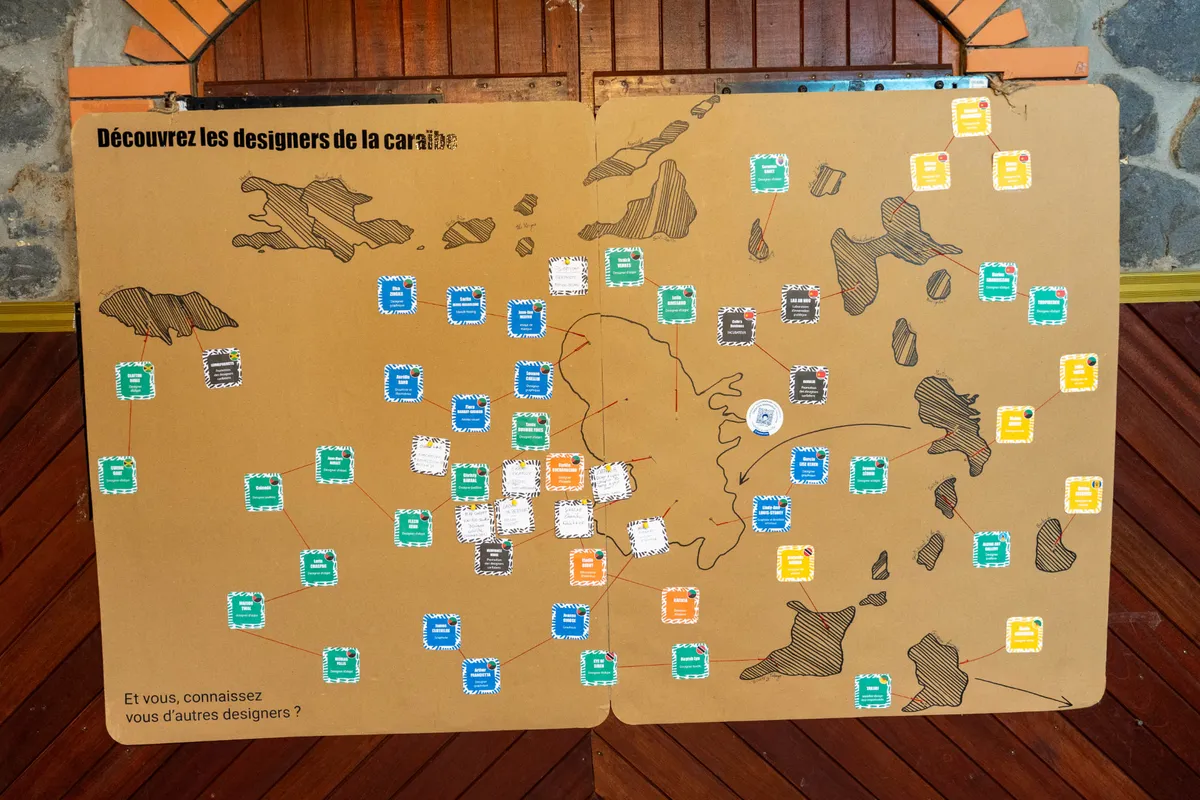 Carte de la Caraïbe réalisée en atelier au Salon du Design 2026, épinglée des designers de chaque île